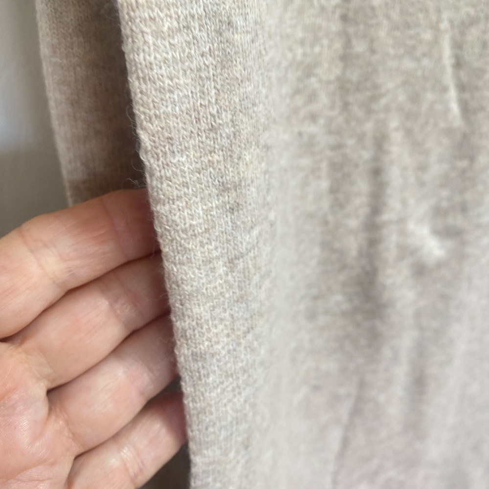 GAP Scarf  one Size, Color: Beige. - Picture 4 of 14